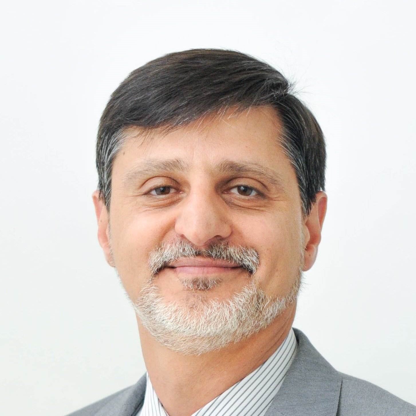 Dr Majd Alwan